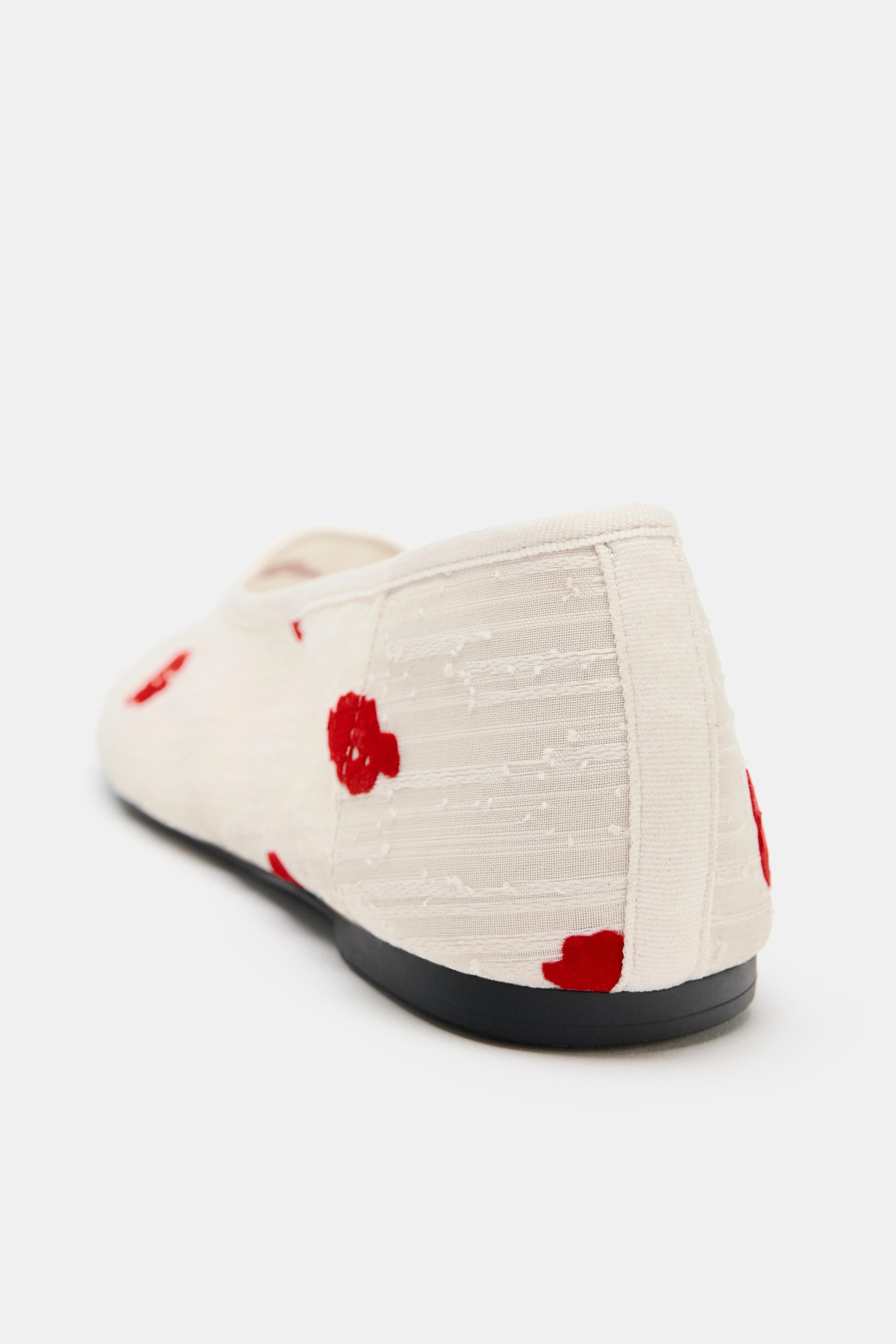 FLORAL MESH BALLET FLATS